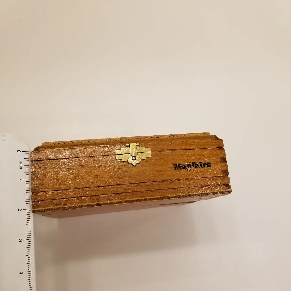 EMPTY Collectible Elegant wooden cigar box with a Perfecto Garcia label